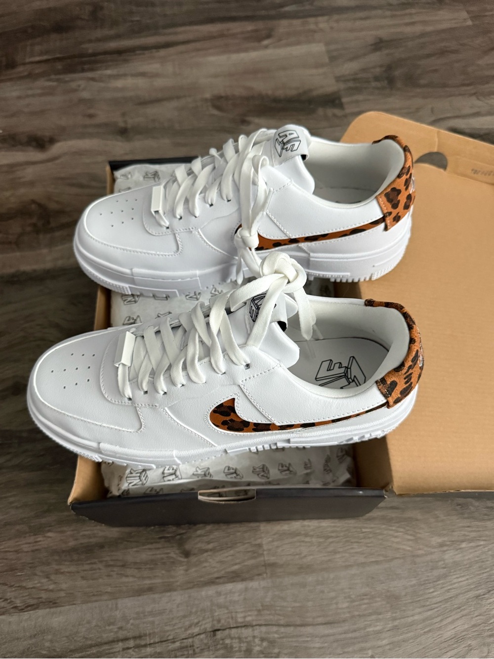 Nike Women's AIR FORCE 1 PIXEL SE, NEW NEVER WORN with Leopard Print Accent - Picture 1 of 14